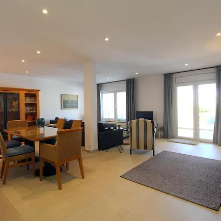 Leon Inmo Ilona - 10170 Villa Empuriabrava