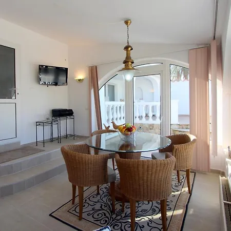 Leon Inmo Ilona - 10170 * Ampuriabrava