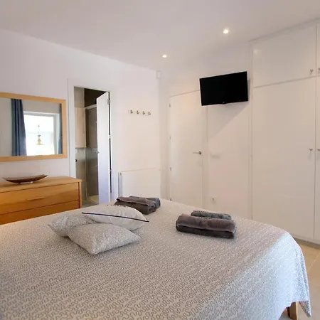 Leon Inmo Ilona - 10170 Villa Ampuriabrava